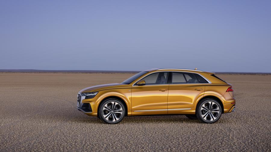  Audi Q8 50 TDI Quattro S-Line 2018 года  (WW) (фото 11 из 63)